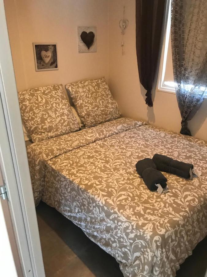 Mobilhome En Face Des Plages Hyères Exteriér fotografie
